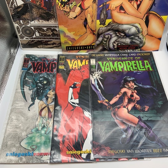 Vintage 90s Vengeance of Vampirella Comic Books Good Condition- Set of 6! - Picture 3 of 16